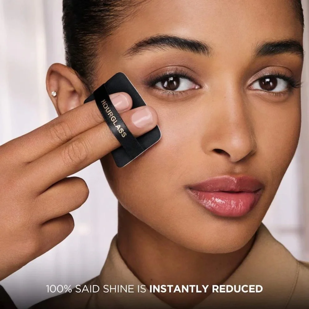 Hourglass Vanish Airbrush Pressed Powder Translucent